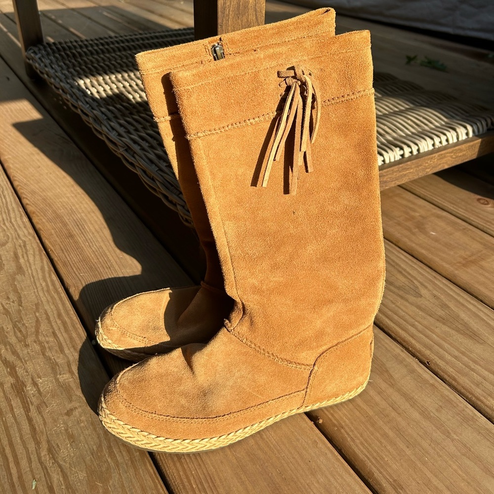 Ugg Brown Suede Boots